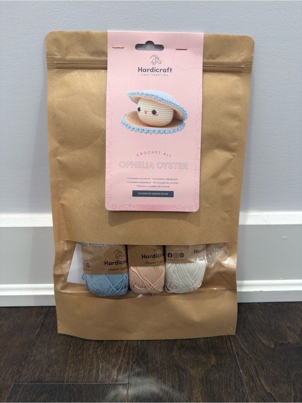 Ophelia Oyster Crochet Kit - Blue, Pink & White